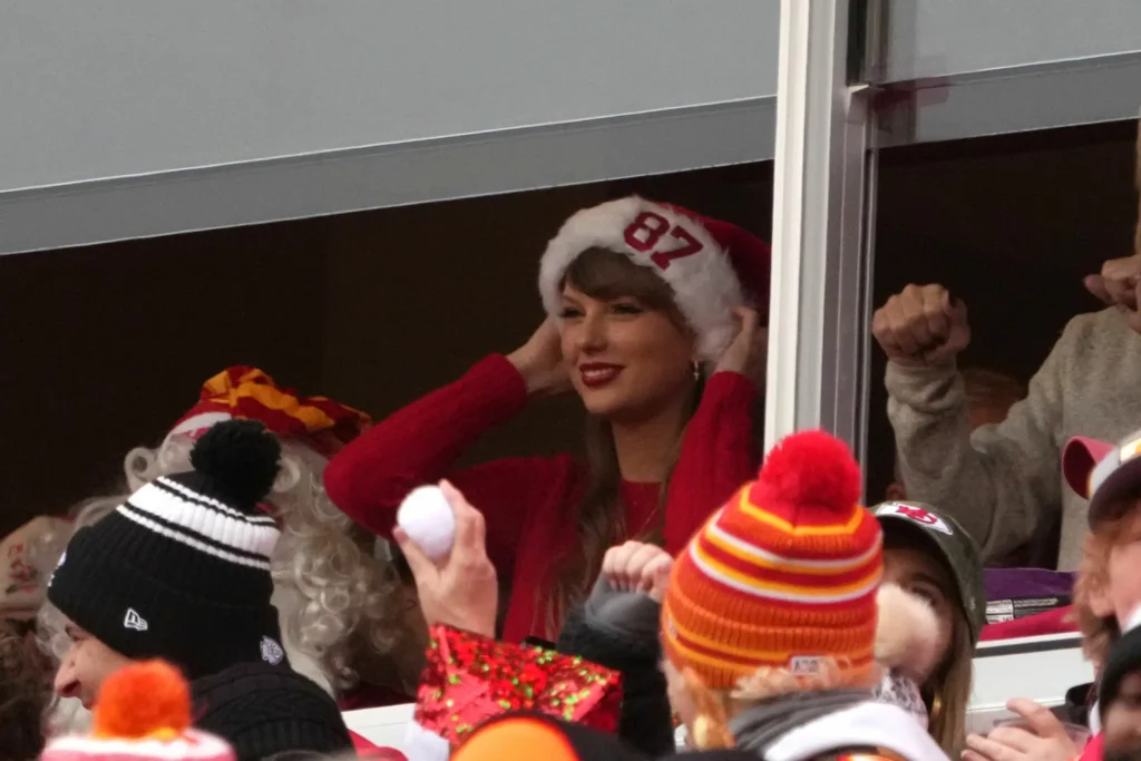 Taylor Swift in a suite during the first half of an NFL football game between the Kansas City Chiefs and the Las Vegas Raiders